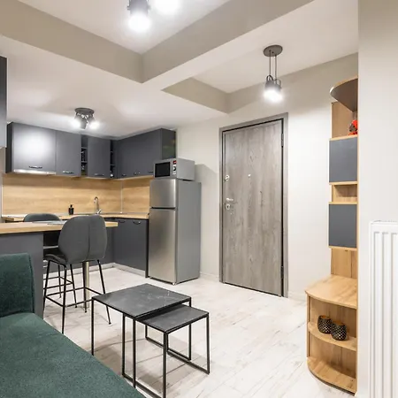 Cinenight Boutique *